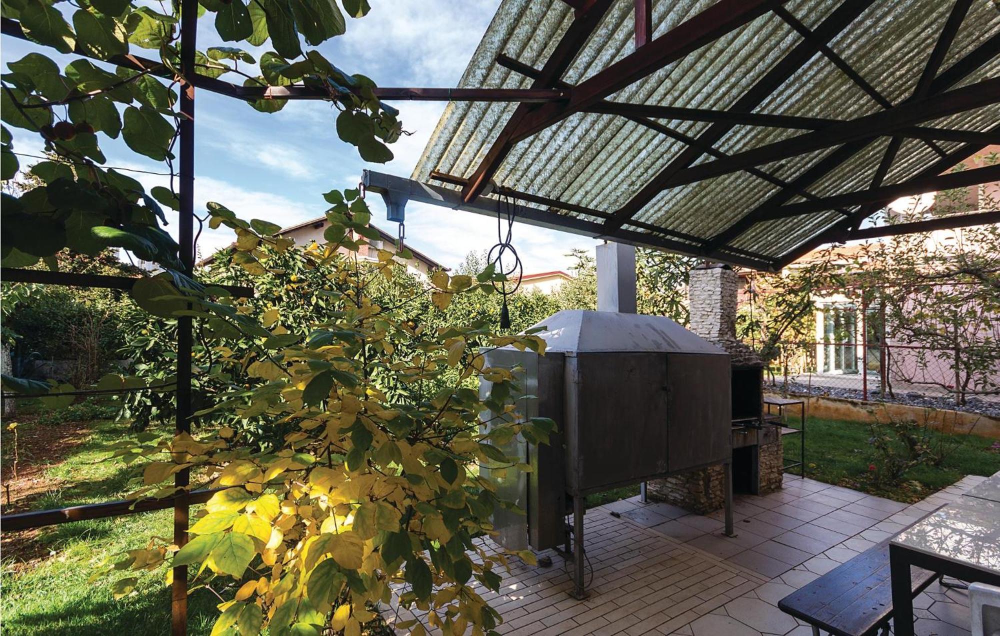 Pet Friendly Apartment In Medulin With Wifi Exterior photo